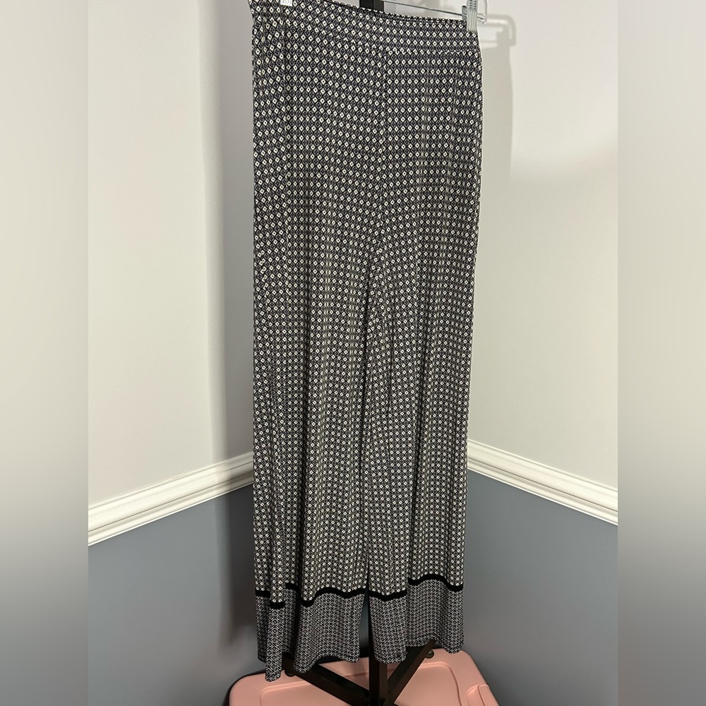 Roz & Ali wide-leg geometric print w/ elastic waist pants